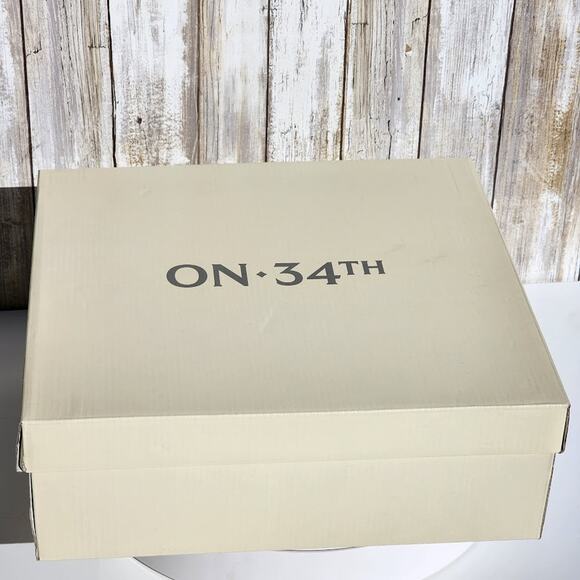 NEW - On 34th Jeovana Pearl Chelsea Booties - Size 7.5 M - Picture 10 of 10